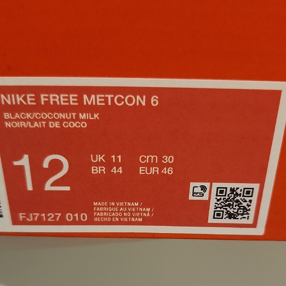 Nike Free Metcom 6 Black and Cream Athletic Shoes - Picture 7 of 8